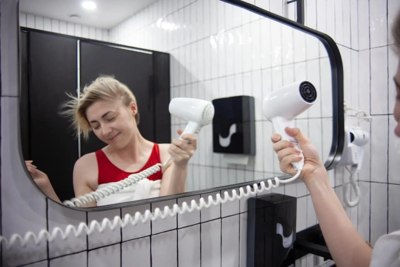 Av-1 Capsule Hotel Kiev Ukrayna