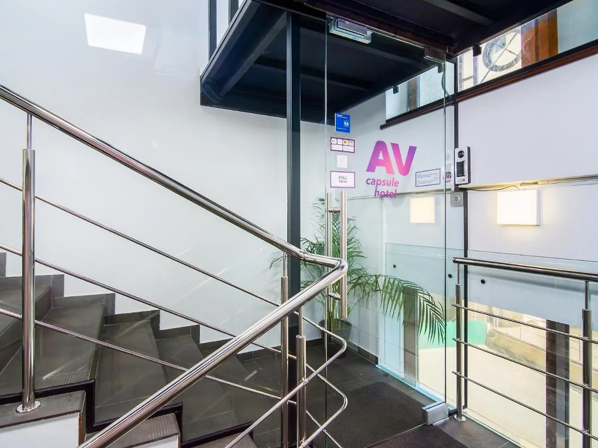 Av-1 Capsule Hotel 키예프 2*,